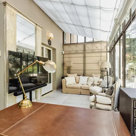 Villa Hollywood Luxe
